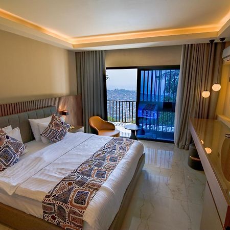 คันทรี ลอดจ์ คอมเพล็กซ์ Hotel ฟรีทาวน์ ภายนอก รูปภาพ
