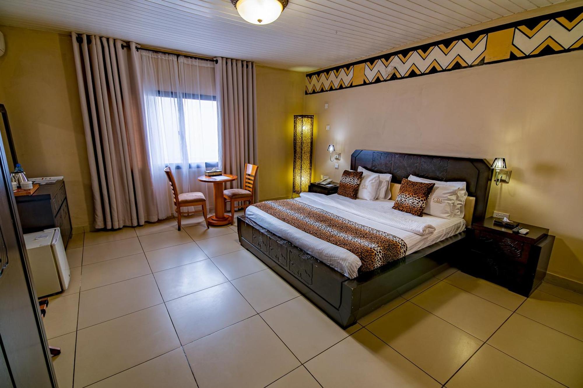 คันทรี ลอดจ์ คอมเพล็กซ์ Hotel ฟรีทาวน์ ภายนอก รูปภาพ
