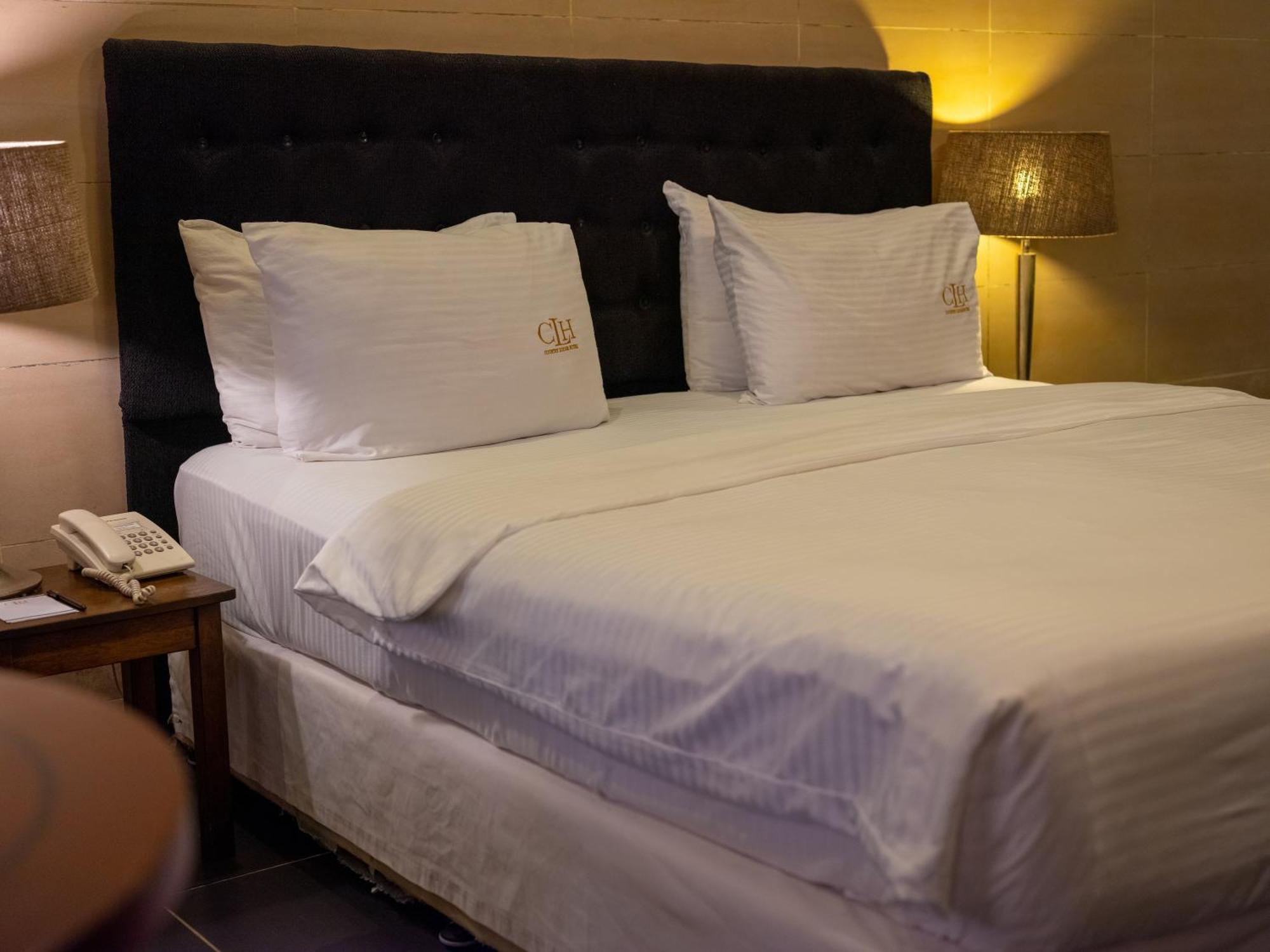 คันทรี ลอดจ์ คอมเพล็กซ์ Hotel ฟรีทาวน์ ภายนอก รูปภาพ