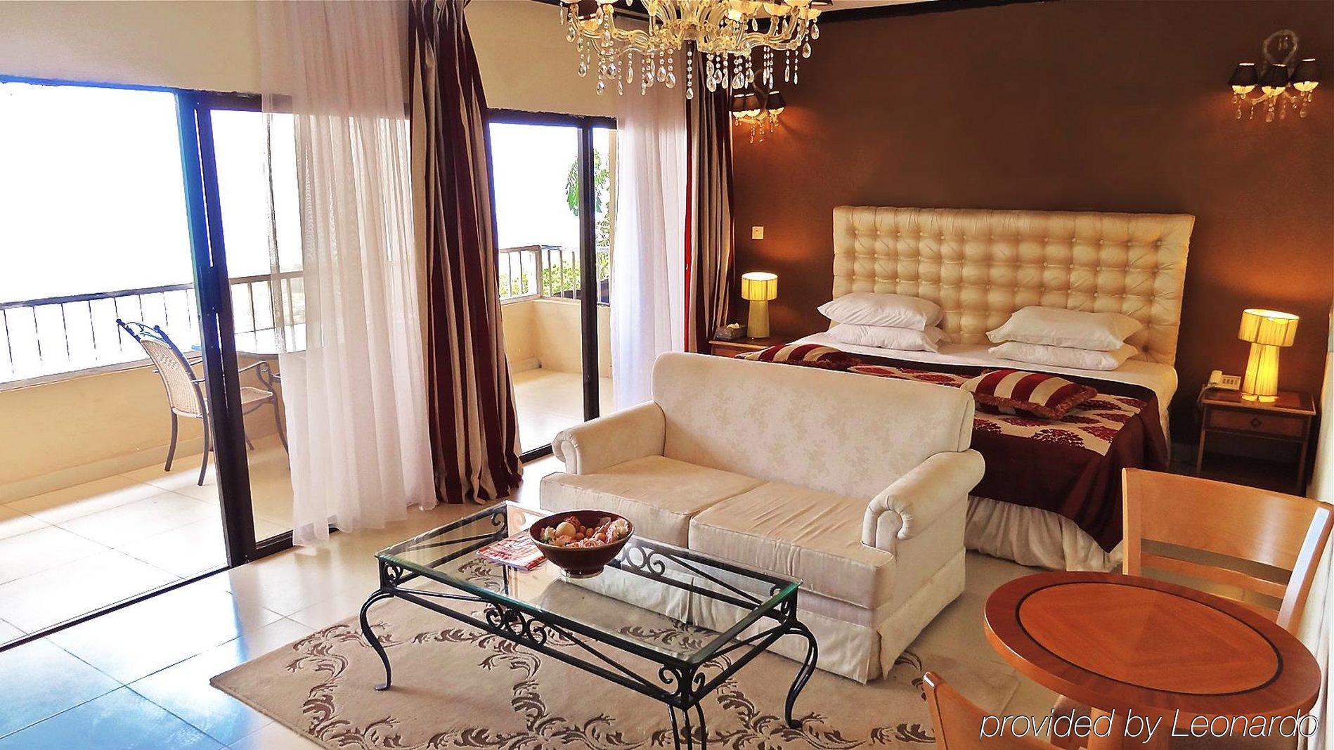 คันทรี ลอดจ์ คอมเพล็กซ์ Hotel ฟรีทาวน์ ภายนอก รูปภาพ