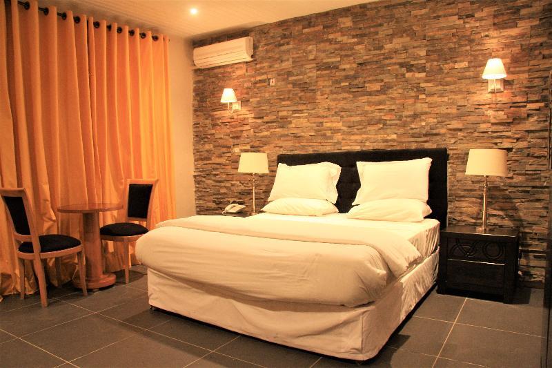 คันทรี ลอดจ์ คอมเพล็กซ์ Hotel ฟรีทาวน์ ภายนอก รูปภาพ