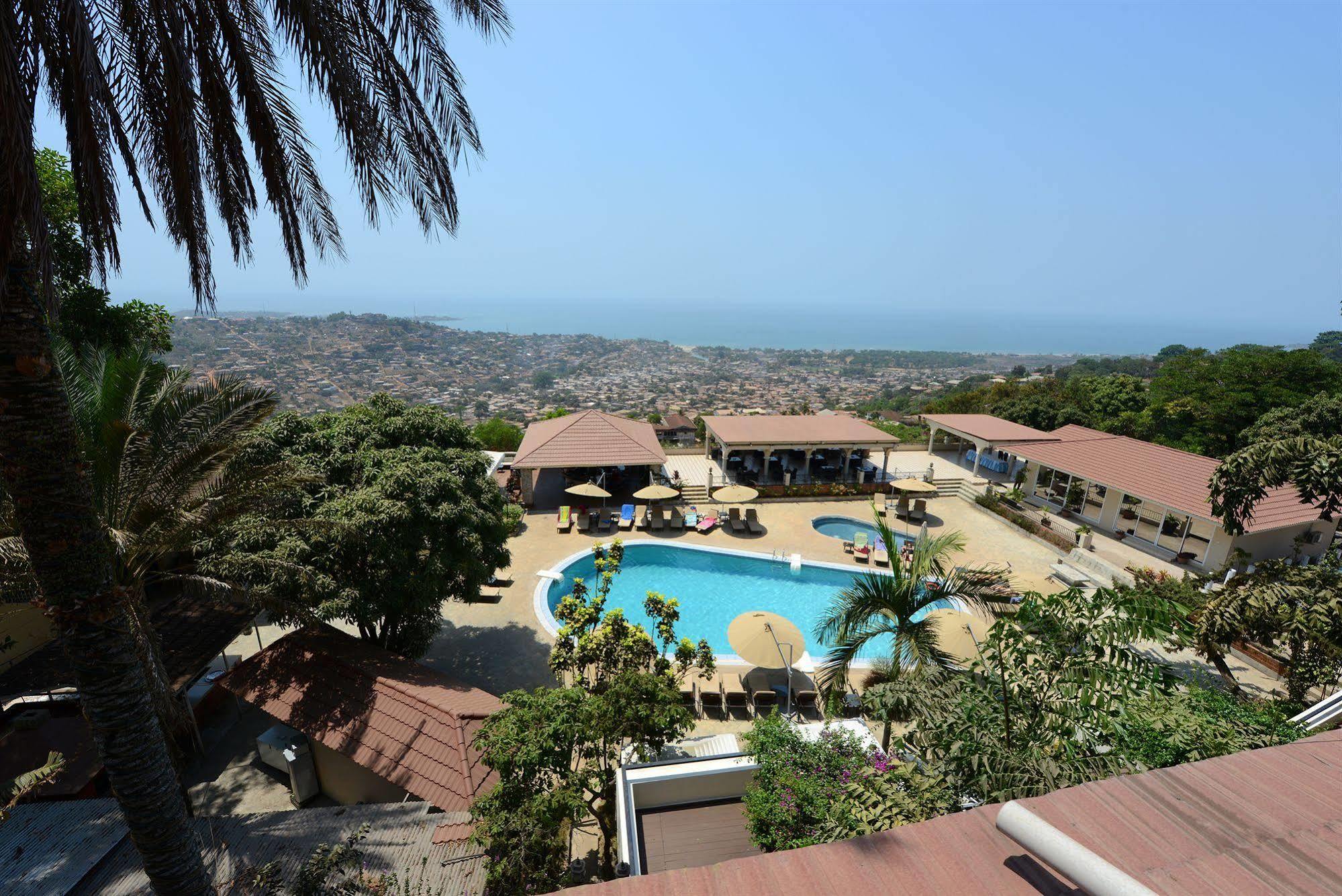 คันทรี ลอดจ์ คอมเพล็กซ์ Hotel ฟรีทาวน์ ภายนอก รูปภาพ