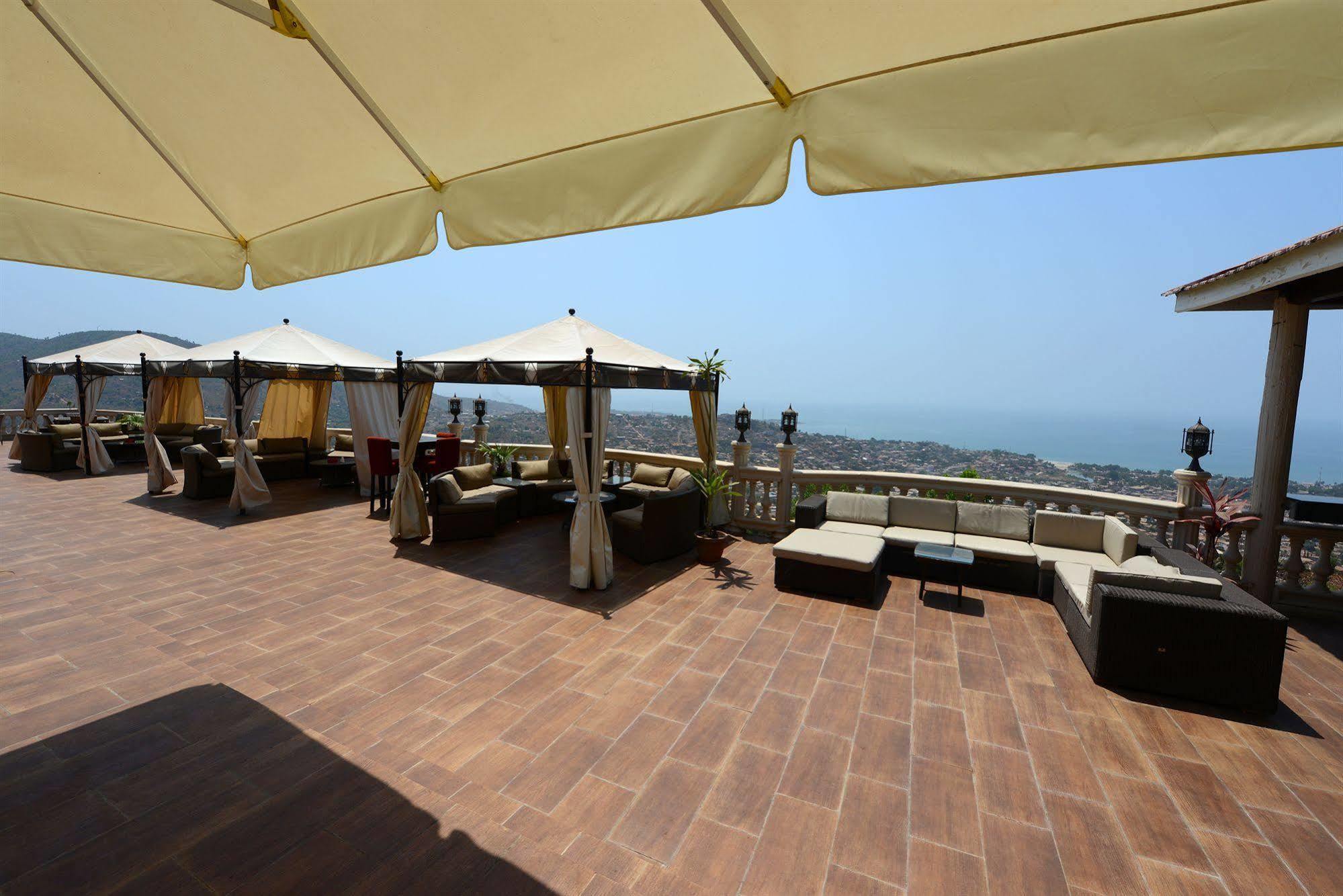 คันทรี ลอดจ์ คอมเพล็กซ์ Hotel ฟรีทาวน์ ภายนอก รูปภาพ
