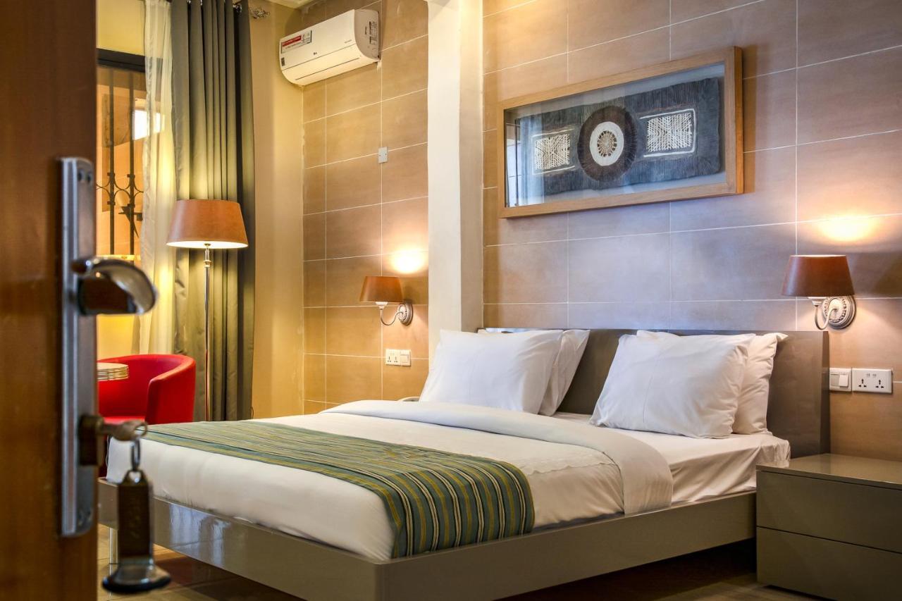 คันทรี ลอดจ์ คอมเพล็กซ์ Hotel ฟรีทาวน์ ภายนอก รูปภาพ