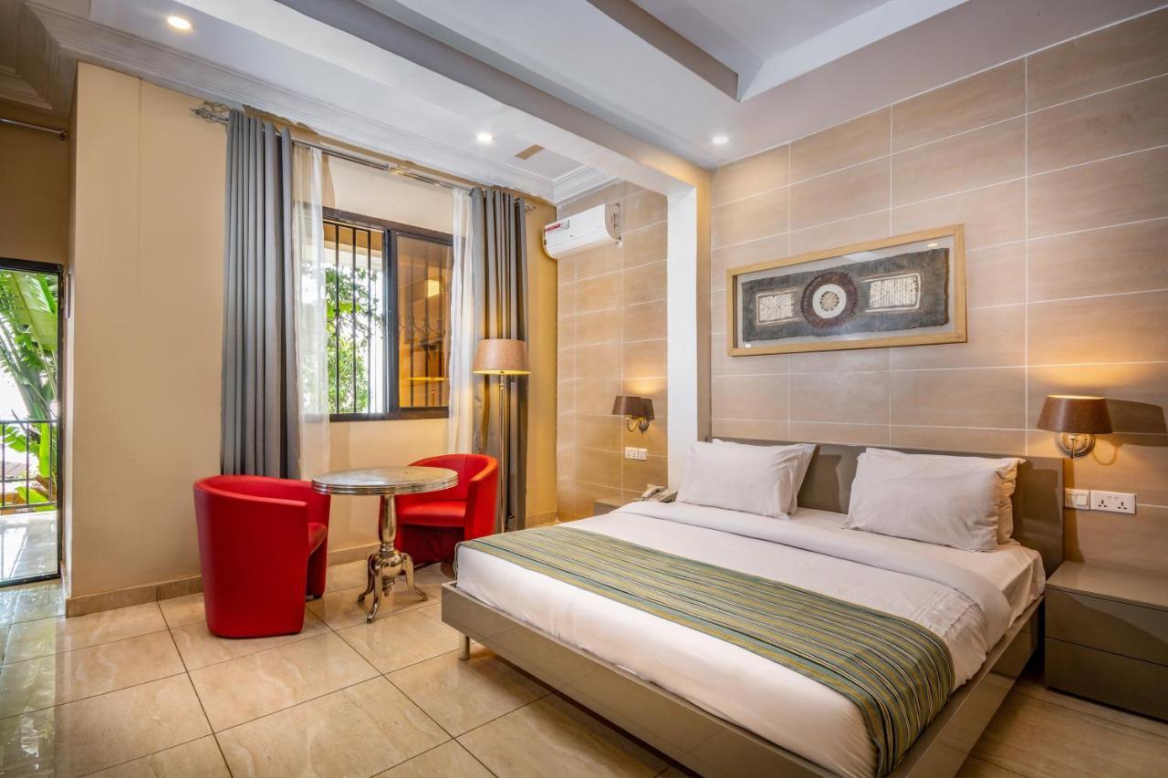 คันทรี ลอดจ์ คอมเพล็กซ์ Hotel ฟรีทาวน์ ภายนอก รูปภาพ