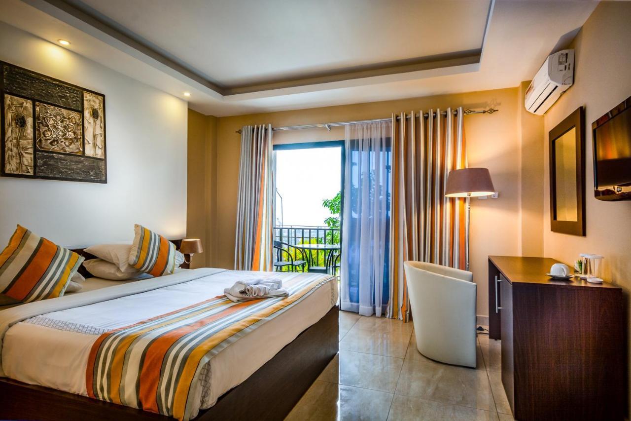 คันทรี ลอดจ์ คอมเพล็กซ์ Hotel ฟรีทาวน์ ภายนอก รูปภาพ