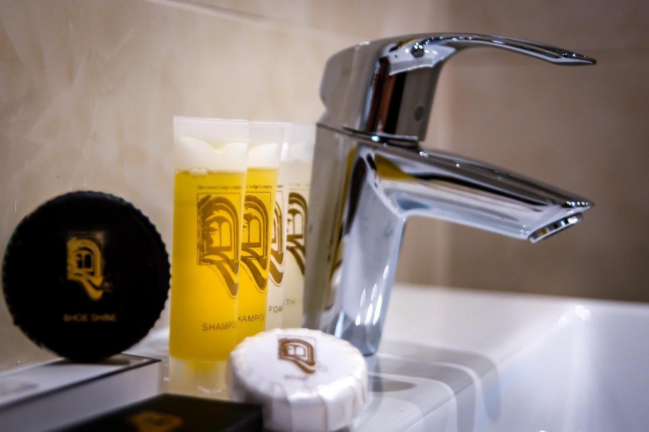 คันทรี ลอดจ์ คอมเพล็กซ์ Hotel ฟรีทาวน์ ภายนอก รูปภาพ